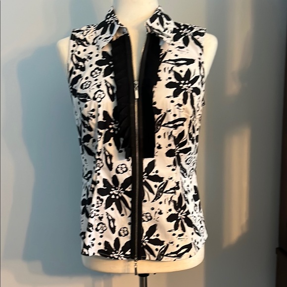 Alfani Tops - Alfani Vintage Black and White Fitted Tank Top with Mandarin Collar